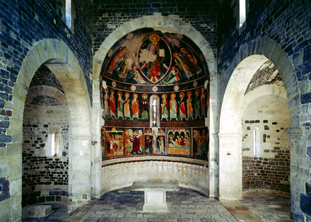 Codrongianos (Sassari), Chiesa della Santissima Trinità di Saccargia, interno: particolare dell'abside centrale Codrongianos (Sassari), Chiesa della Santissima Trinità di Saccargia, interno: particolare dell'abside centrale